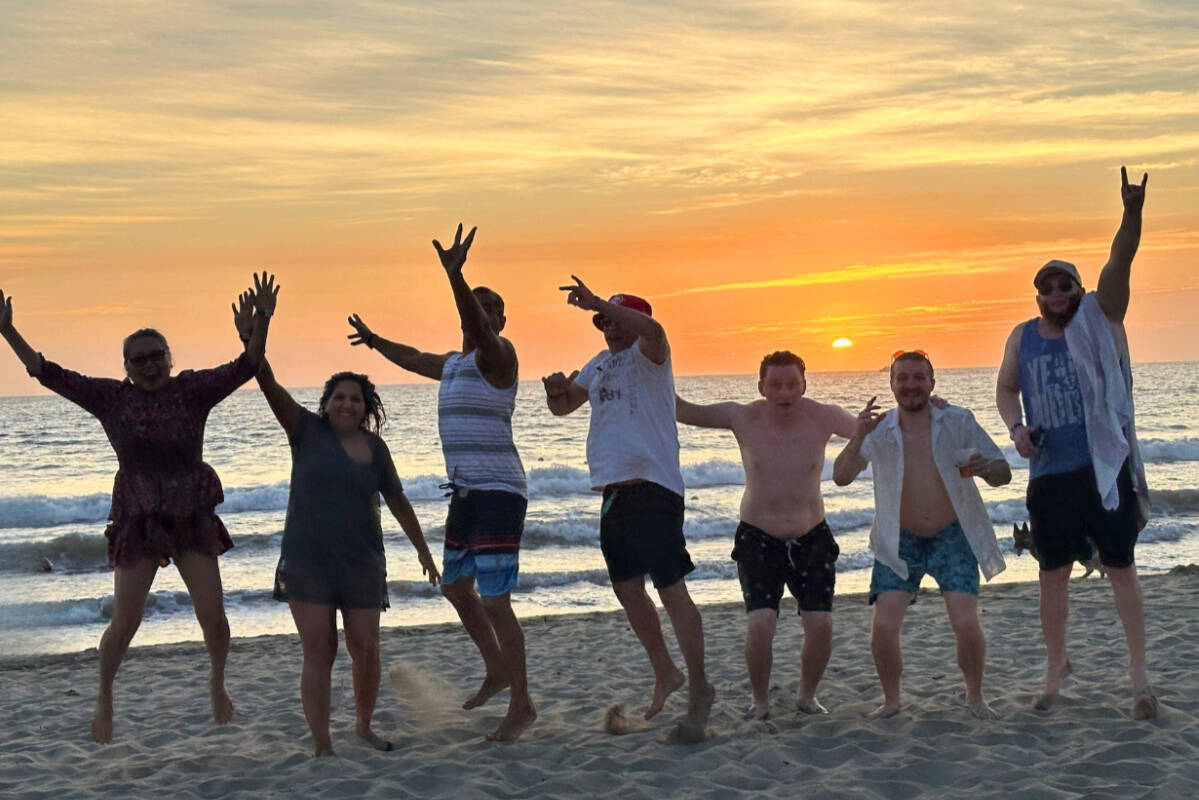 The M&N Mattress team on a recent team vacation to Mexico.