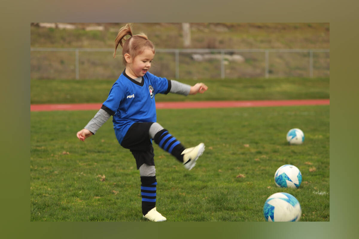 Juan De Fuca FC is now offering fall/winter Timbit Soccer camps for youth ages 4 to 6. Registration can be found on the JDF FC website.